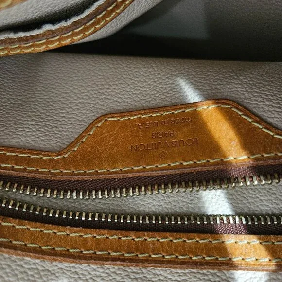 LOUIS VUITTON PETIT BUCKET - Picture 3 of 15